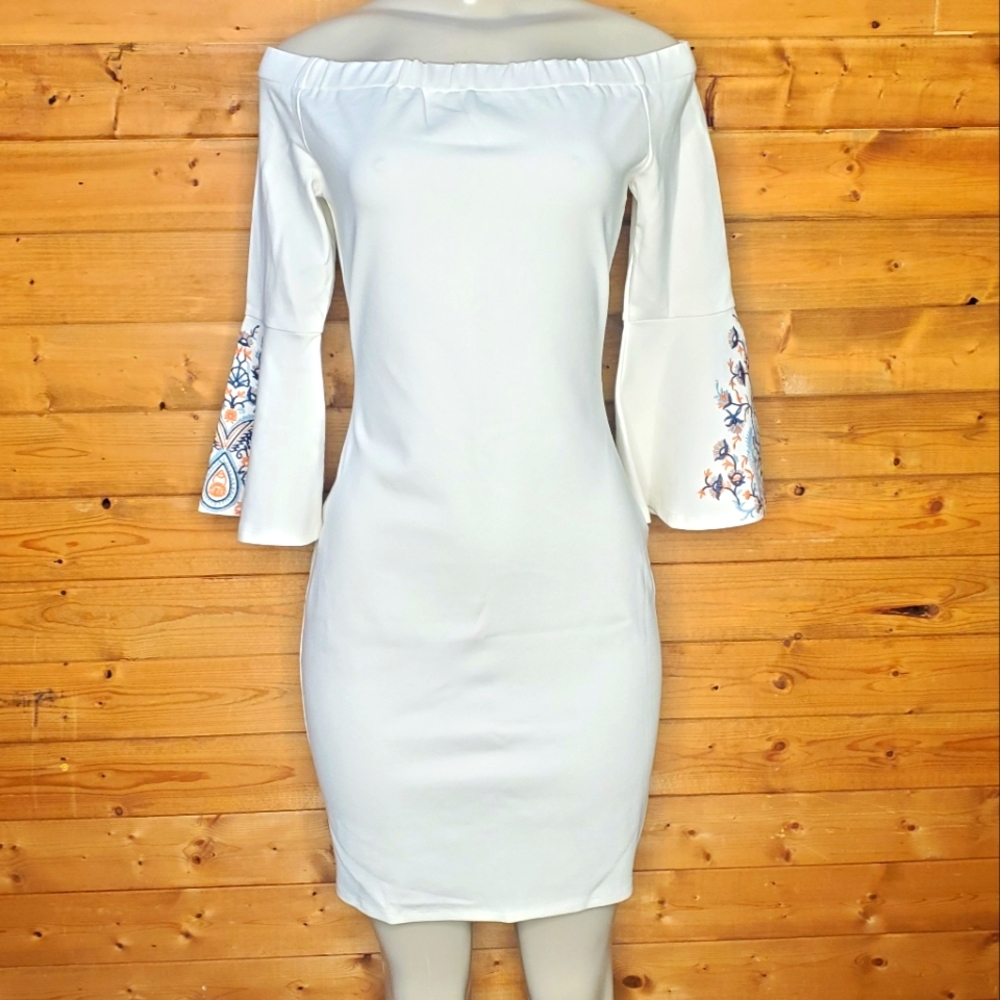 NWT SUGAR LIPS white dress bodycon stretch embroidered 3/4 Sleeve off Shoulder M